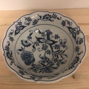 Vintage Blue Danube Serving Bowl‎ EUC